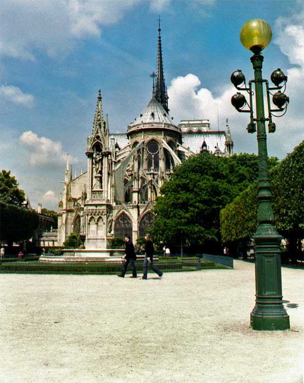Notre-Dame-West-Vertical